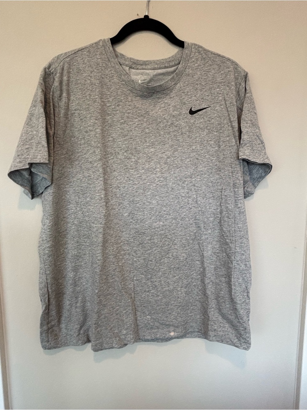 Nike Short Sleeve Graphic Tees in Red, White, Black - (4 Mediums) - Picture 12 of 16